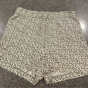 🍌🦒 Banana Republic Linen Shorts w/ tie 🦒🍌